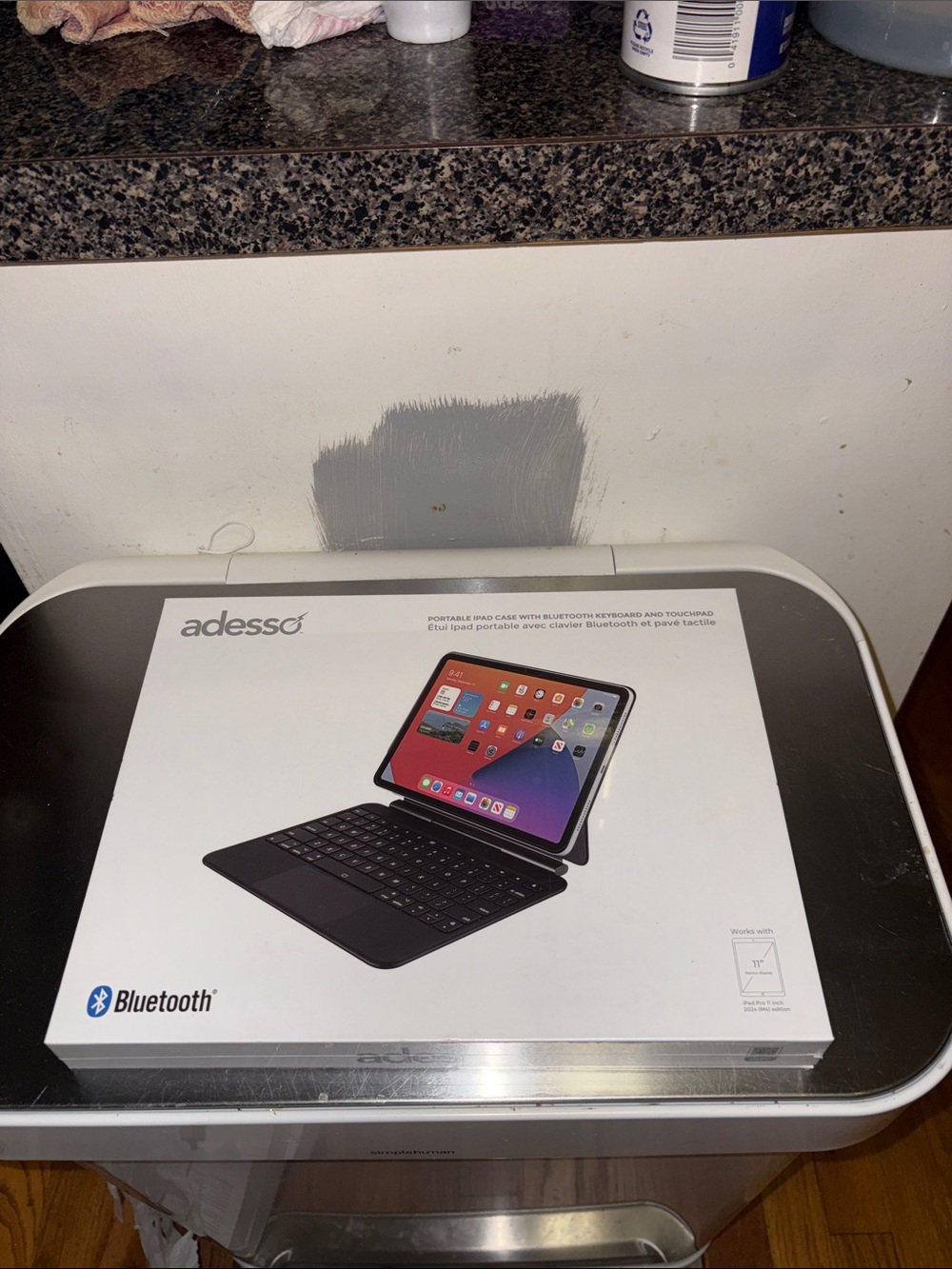 Adesso WKB-7050 Bluetooth Keyboard Case for iPad Pro 11 Inch 2024 NSIB